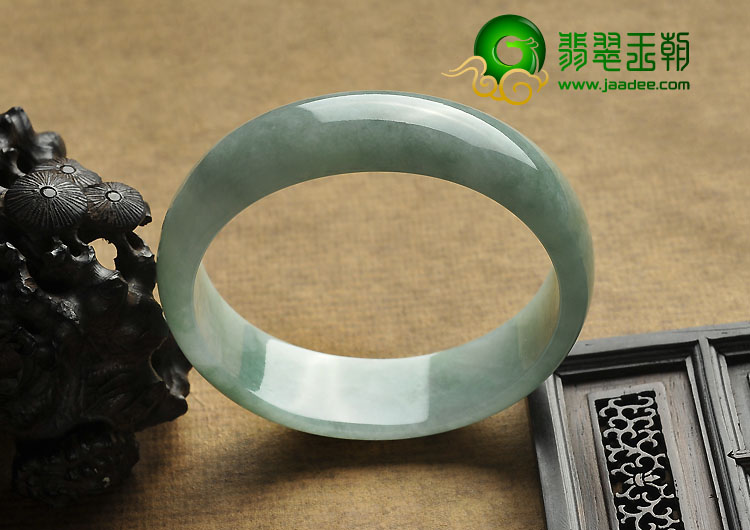 糯冰种飘花缅甸翡翠A货贵妃镯（52.7-48.3mm）