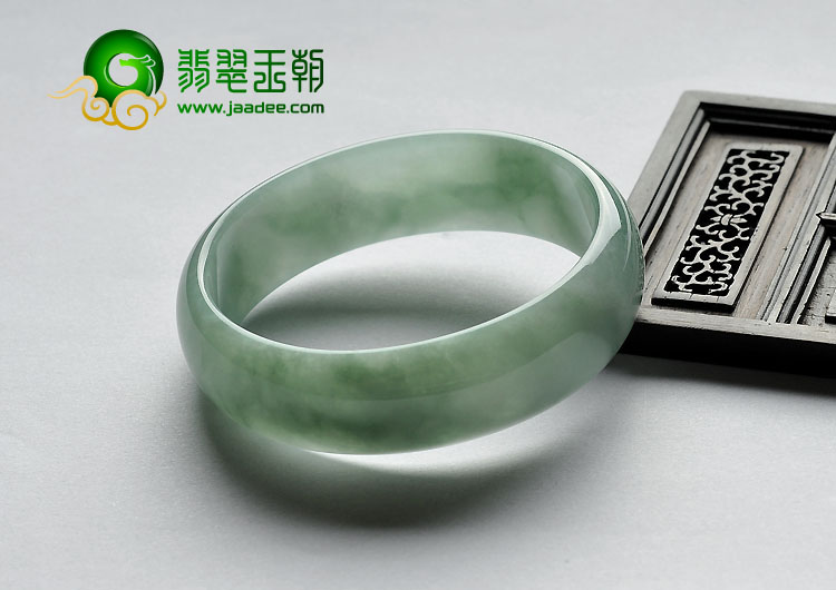 糯冰种飘花缅甸翡翠A货贵妃镯（52.7-48.3mm）