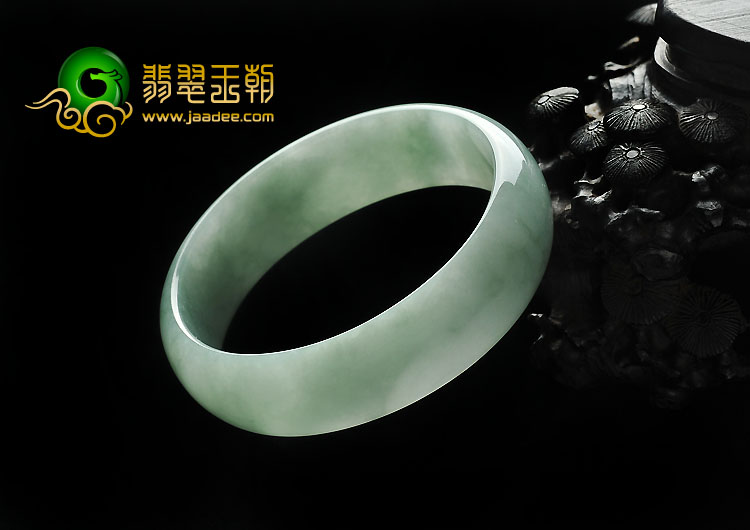 糯冰种飘花缅甸翡翠A货贵妃镯（52.7-48.3mm）