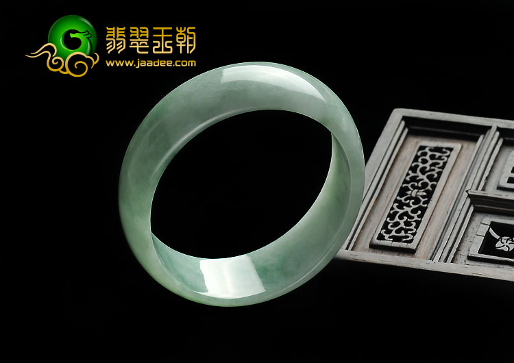 糯冰种飘花缅甸翡翠A货贵妃镯（53.6-48.7mm）