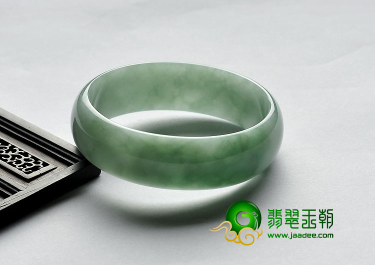 糯冰种飘花缅甸翡翠A货贵妃镯（53.6-48.7mm）