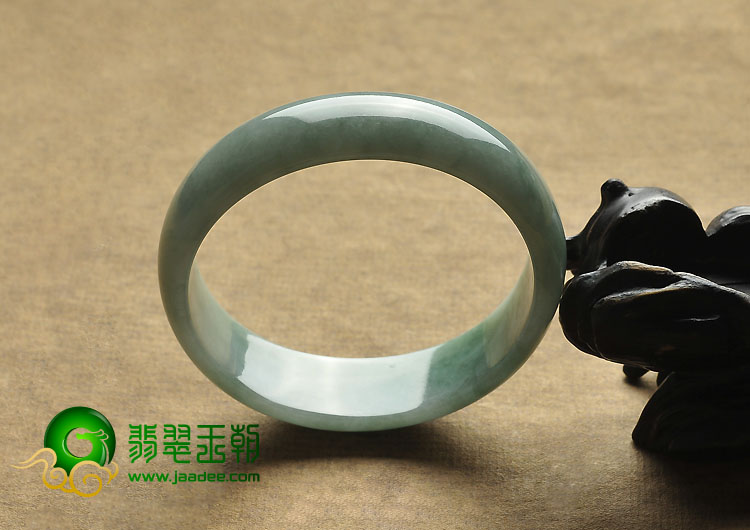 糯冰种飘花缅甸翡翠A货贵妃镯（53.6-48.7mm）