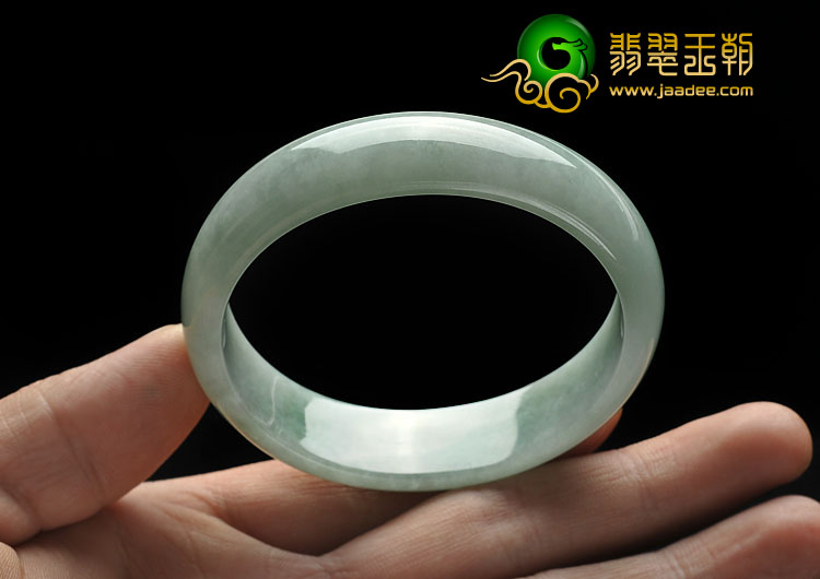 糯冰种晴水缅甸翡翠A货贵妃镯（55.6-50.1mm）
