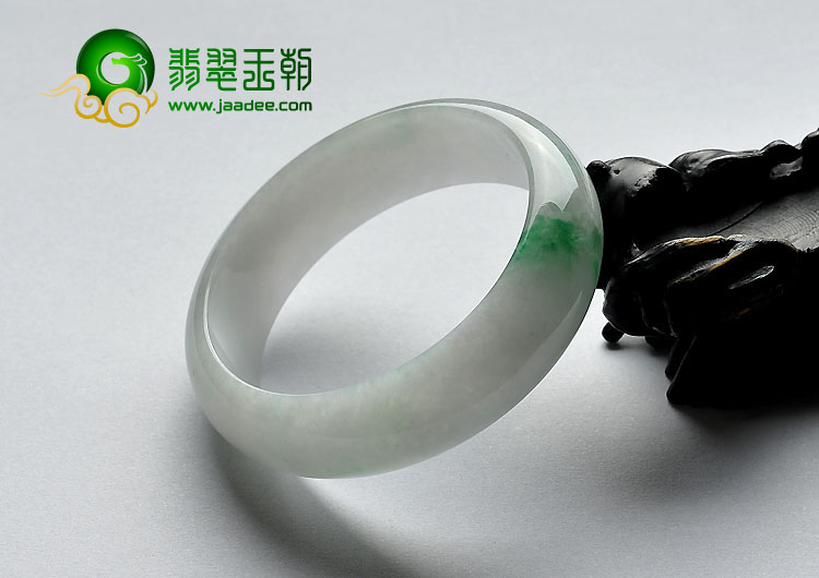 糯冰种飘翠缅甸翡翠A货手镯（57.2mm）