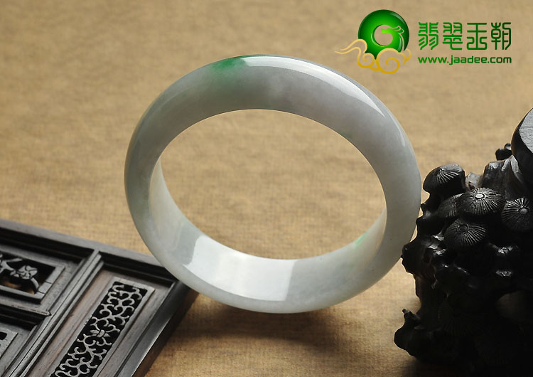 糯冰种飘翠缅甸翡翠A货手镯（57.4mm）