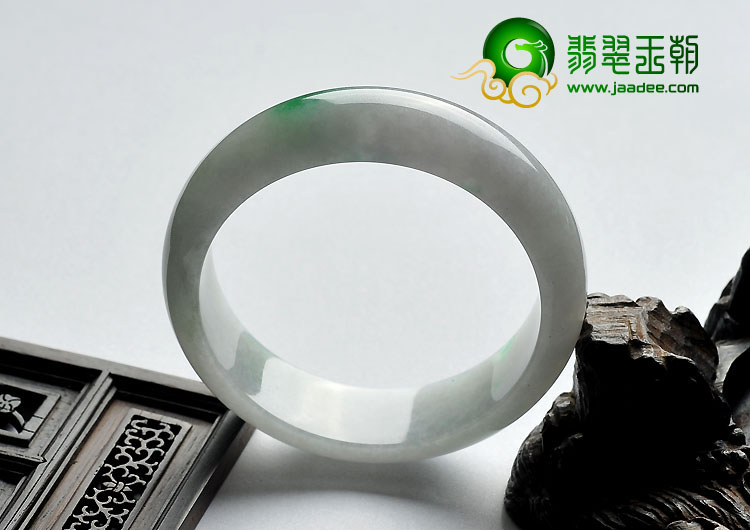 糯冰种飘翠缅甸翡翠A货手镯（57.4mm）
