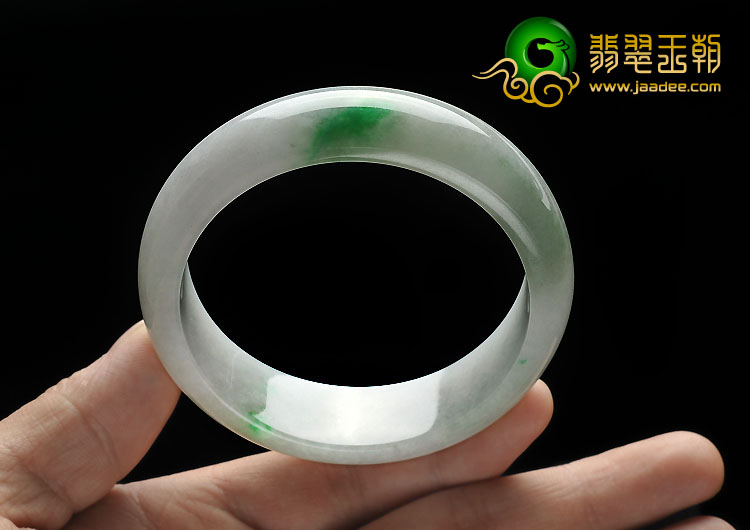 糯冰种飘翠缅甸翡翠A货手镯（57.4mm）