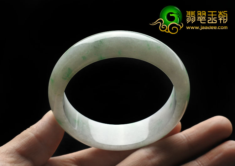 糯冰种飘翠缅甸翡翠A货手镯（57.8mm）
