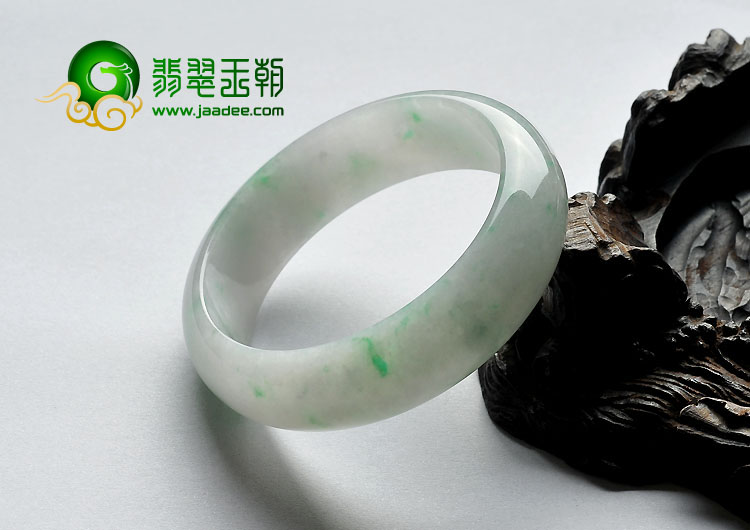 糯冰种飘翠缅甸翡翠A货手镯（57.8mm）