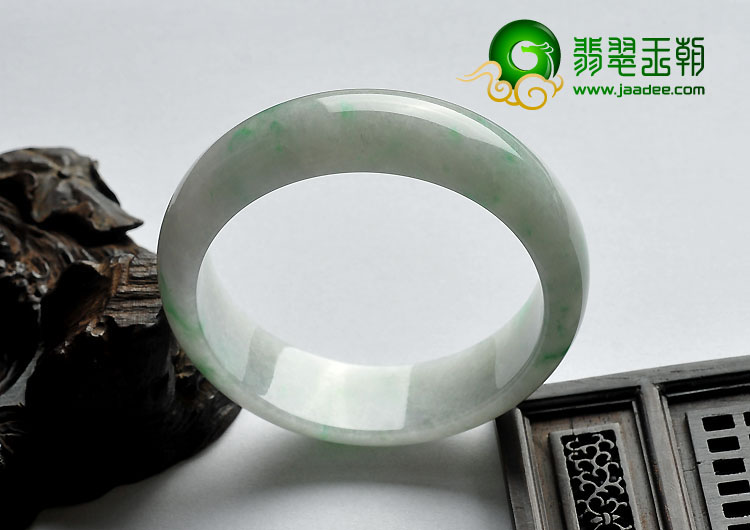 糯冰种飘翠缅甸翡翠A货手镯（57.8mm）