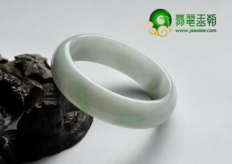 糯冰种飘翠缅甸翡翠A货手镯（60.3mm）