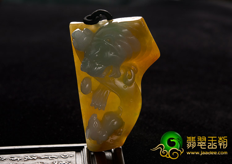 糯冰种黄加绿缅甸翡翠A货虎兔佳音挂件