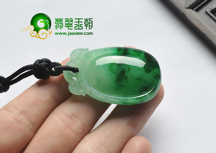 糯冰种浓绿缅甸翡翠A货福在眼前挂件