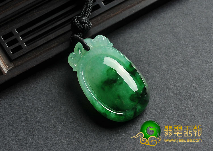 糯冰种浓绿缅甸翡翠A货福在眼前挂件