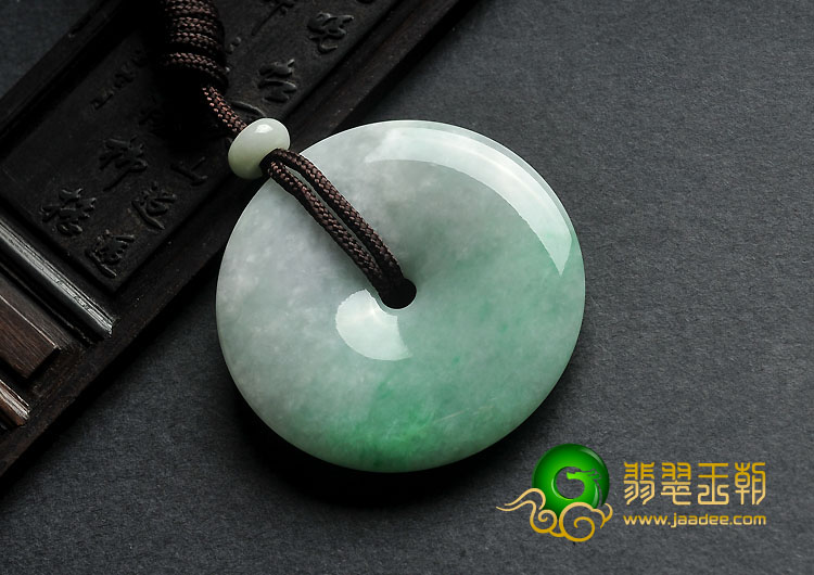 (超值推荐）糯冰种飘翠缅甸翡翠A货平安扣挂件