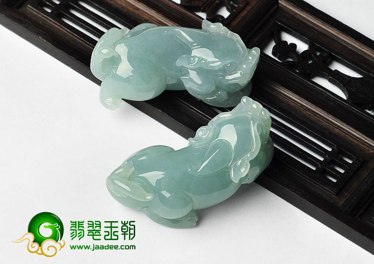 冰种晴水缅甸翡翠A货貔貅挂件（一对）