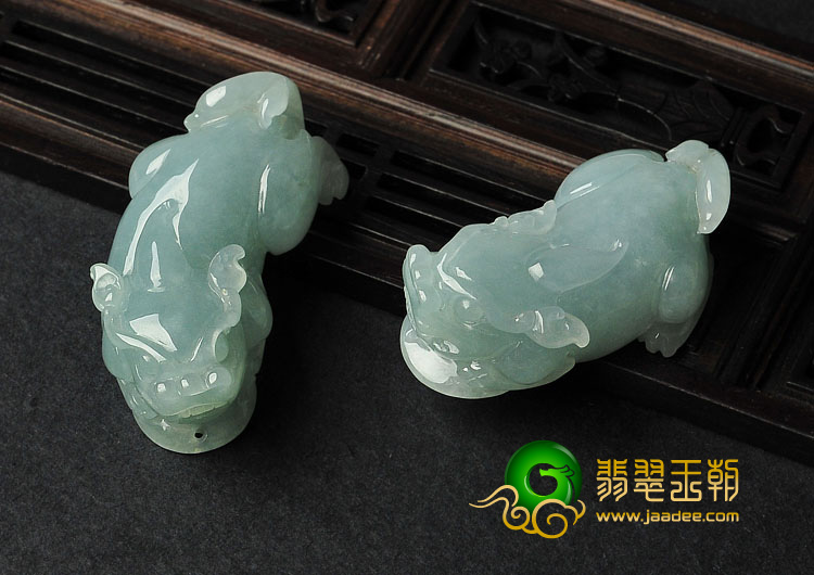 冰种晴水缅甸翡翠A货貔貅挂件（一对）