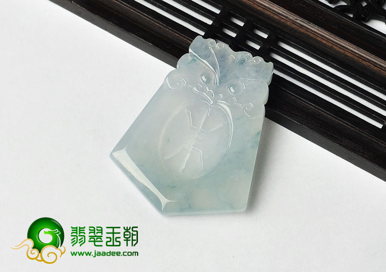 冰种略飘花缅甸翡翠A货寿牌挂件
