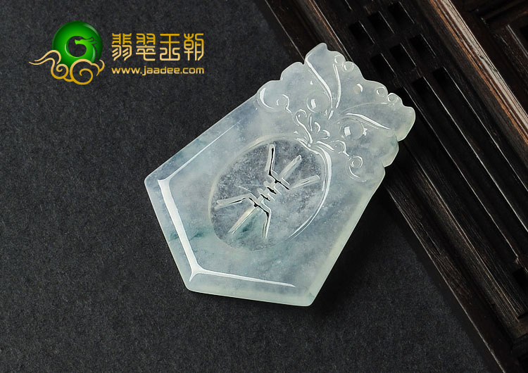 冰种略飘花缅甸翡翠A货寿牌挂件