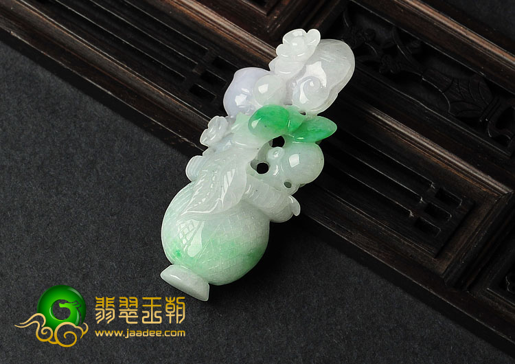 糯冰种淡春带彩缅甸翡翠A货花篮挂件