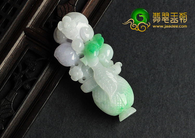 糯冰种淡春带彩缅甸翡翠A货花篮挂件