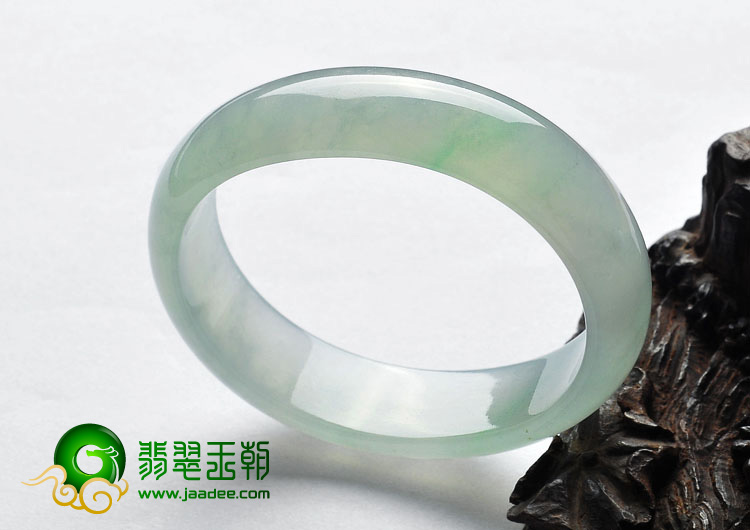 冰种晴水缅甸翡翠A货贵妃镯（56-47.4mm）