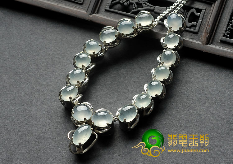 冰玻种淡晴水缅甸翡翠A货项链面