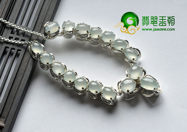 冰玻种淡晴水缅甸翡翠A货项链面