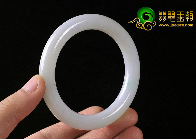 细糯种略飘翠缅甸翡翠A货圆条手镯（57mm）