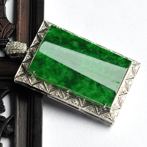 糯冰种深绿色镶白金胸坠（真钻）