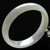 糯冰种淡晴水缅甸翡翠A货手镯（58.2mm）