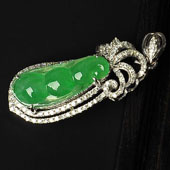 冰种阳绿缅甸翡翠A货镶白金胸坠（真钻）