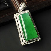 冰种阳绿缅甸翡翠A货胸坠（真钻）
