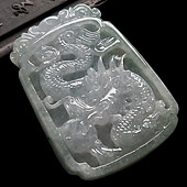 糯冰种晴水缅甸翡翠A货龙牌挂件