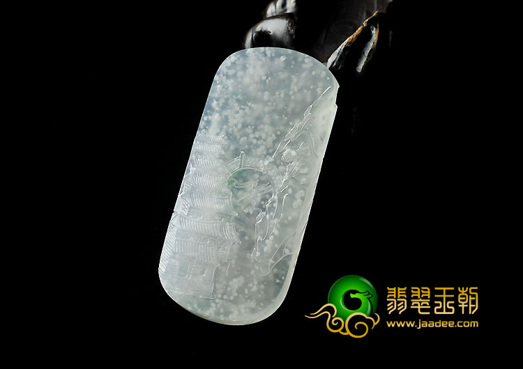 冰种略飘翠缅甸翡翠A货风雪山神庙挂件
