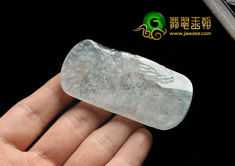 冰种略飘翠缅甸翡翠A货风雪山神庙挂件