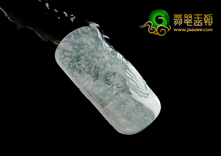 冰种略飘翠缅甸翡翠A货风雪山神庙挂件