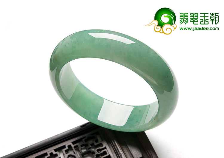 糯冰种翠色缅甸翡翠A货手镯（56.4mm）