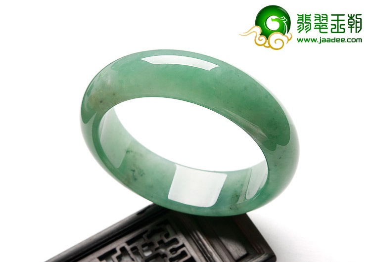 糯冰种翠色缅甸翡翠A货手镯（56.4mm）