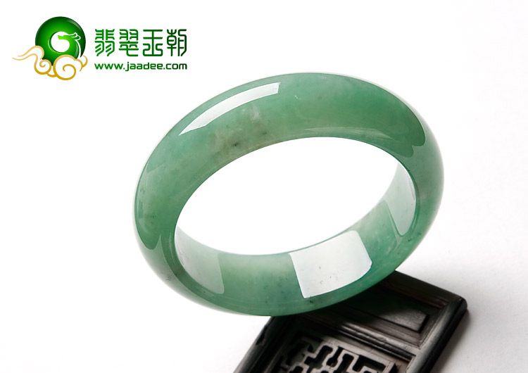 糯冰种翠色缅甸翡翠A货手镯（56.4mm）