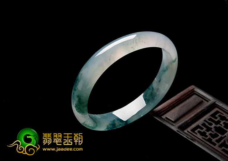 冰种飘花缅甸翡翠A货贵妃镯（55.3-48.9mm）