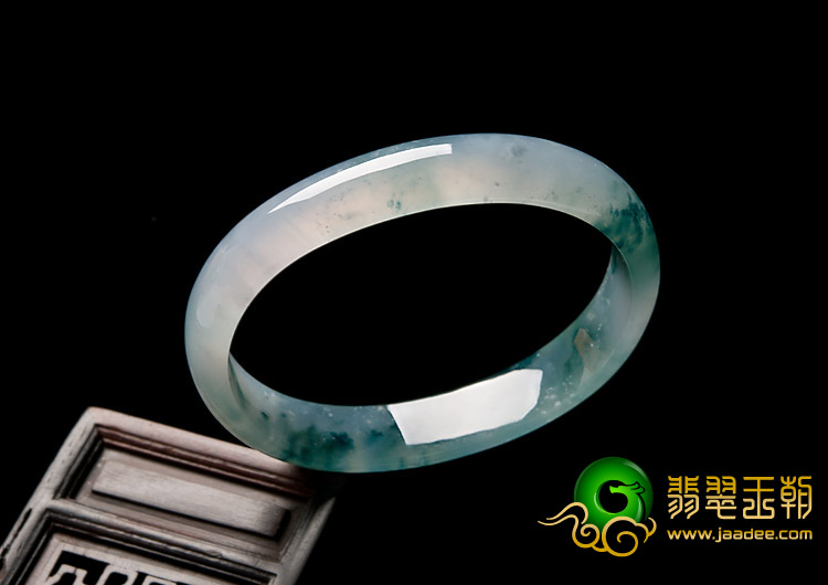 冰种飘花缅甸翡翠A货贵妃镯（55.3-48.9mm）