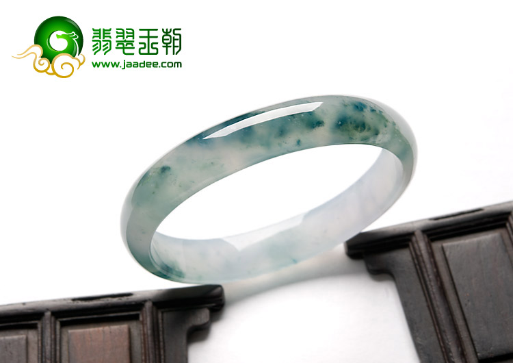 冰种飘花缅甸翡翠A货贵妃镯（55.3-48.9mm）