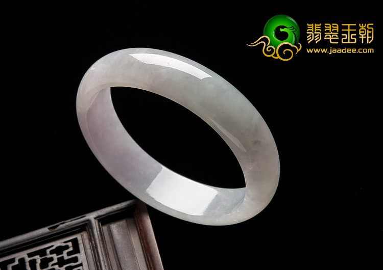 糯冰种淡晴水缅甸翡翠A货贵妃镯（57.5-50.8mm）