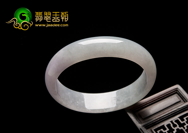 糯冰种淡晴水缅甸翡翠A货贵妃镯（57.5-50.8mm）