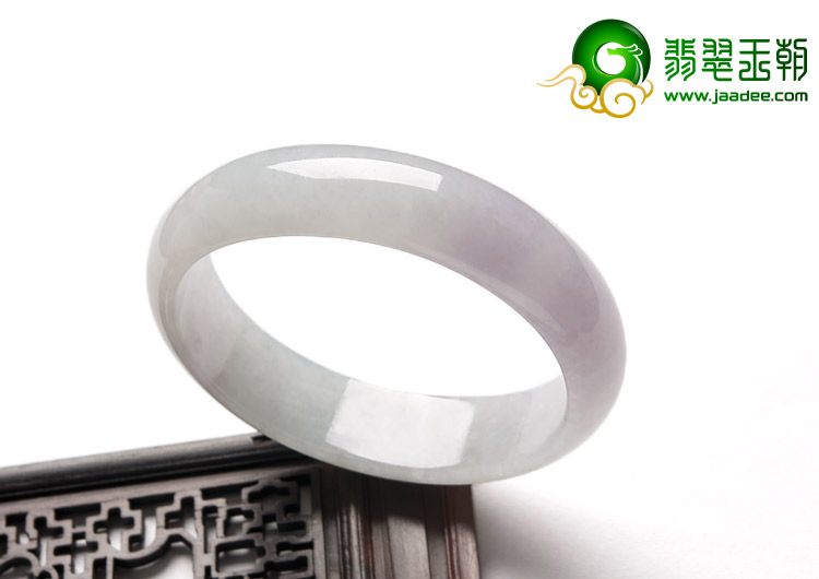 糯冰种淡晴水缅甸翡翠A货贵妃镯（57.5-50.8mm）