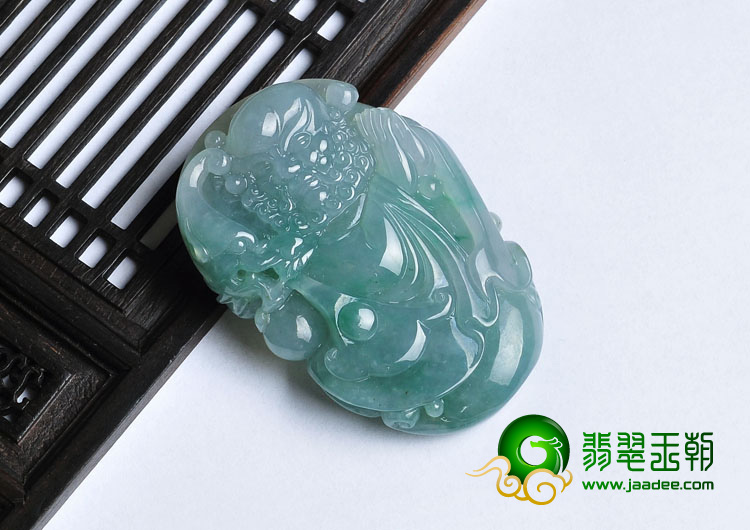 冰种飘翠缅甸翡翠A货达摩挂件