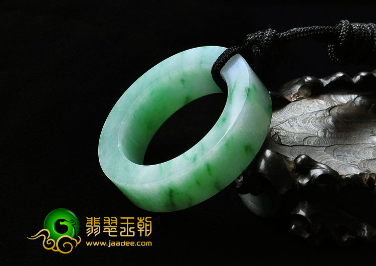 糯冰种飘翠缅甸翡翠A货平安环挂件