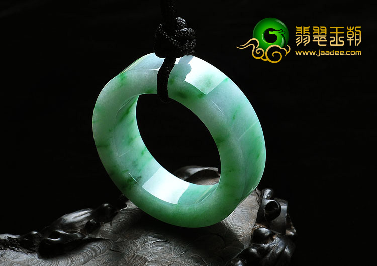 糯冰种飘翠缅甸翡翠A货平安环挂件