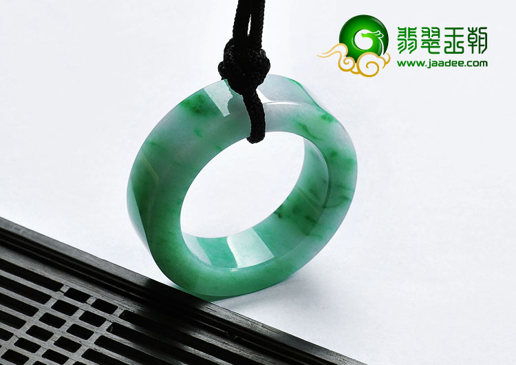 糯冰种飘翠缅甸翡翠A货平安环挂件